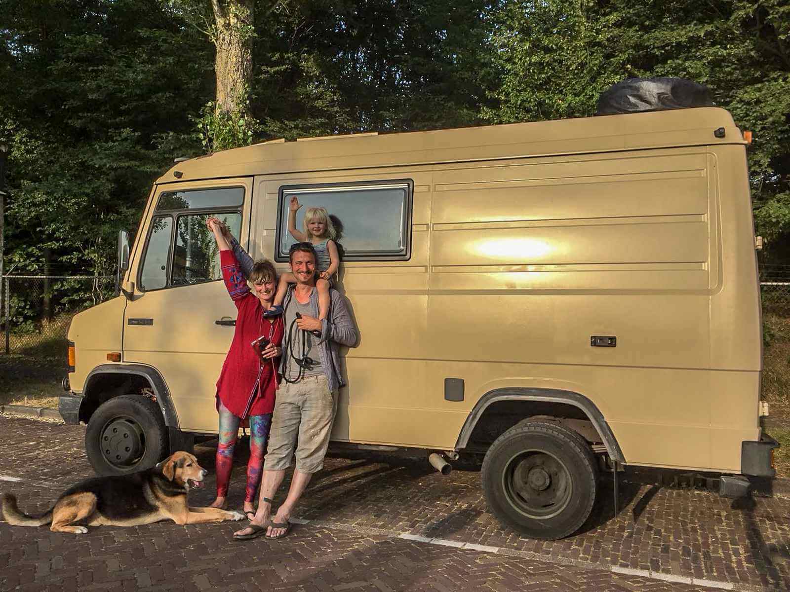 Our Orange Happiness reist met hun omgebouwde bus door Zuid Amerika
