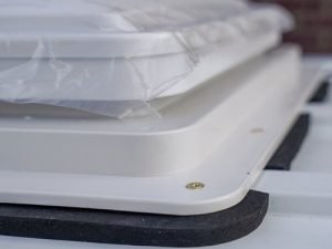 Afdichtstrip weerbestendig voor opvullen van ongelijke ondergrond