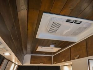 Camper plafond van schroten