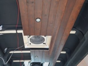 Plafond camper gemaakt van schroten